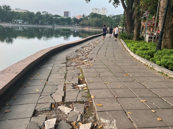 Hanoi's major parks deteriorate - 10