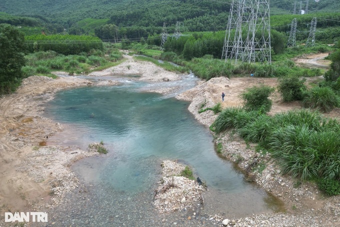 Illegal sand mining threatens Thua Thien-Hue tourism site - 2