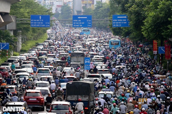 Hanoi strives to reduce vehicle emissions - 1