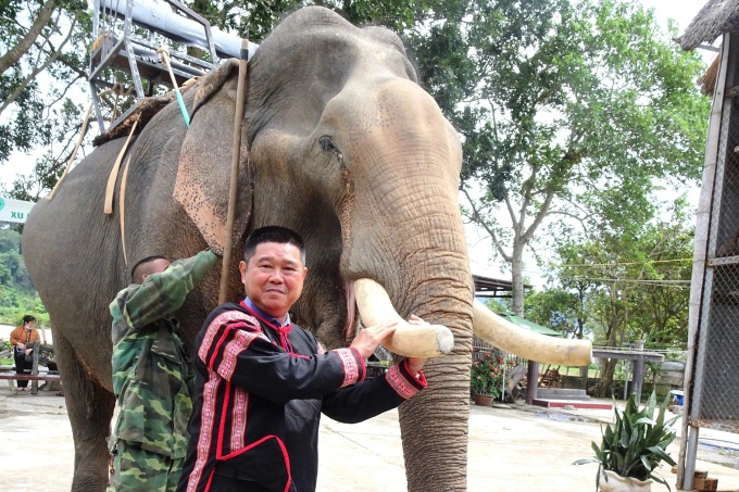 Famous elephant tamer passes away - 1