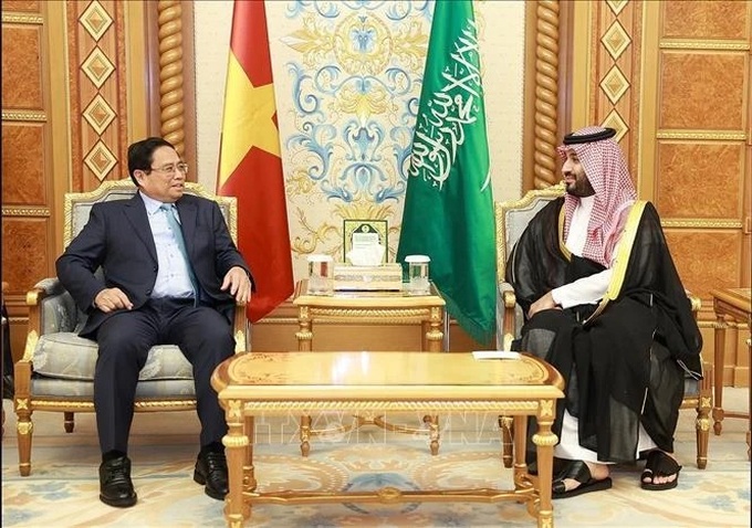 Vietnamese PM holds talks with Saudi Arabian counterpart - 1