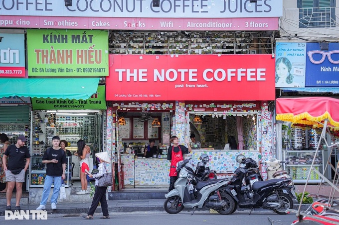 Unique coffee shop in Hanoi - 1