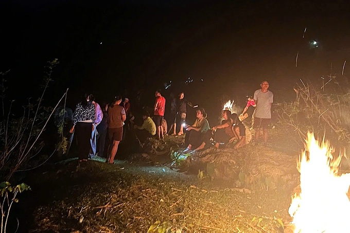 Two Nghe An pupils missing after river swim - 1