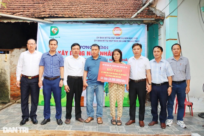 New house built for disabled Ha Tinh couple - 3