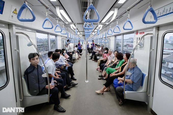 Free tickets on HCM City first metro project for one month - 1