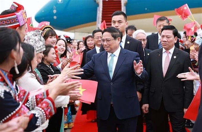 PM arrives in Kunming, beginning activities in China - 1