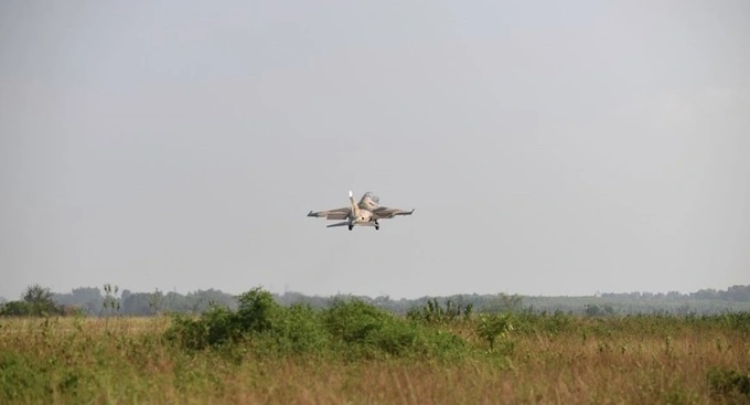 Yak-130 military aircraft crashed in Binh Dinh - 1