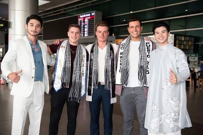 Foreign contestants land in Vietnam for Mr World 2024 - 1