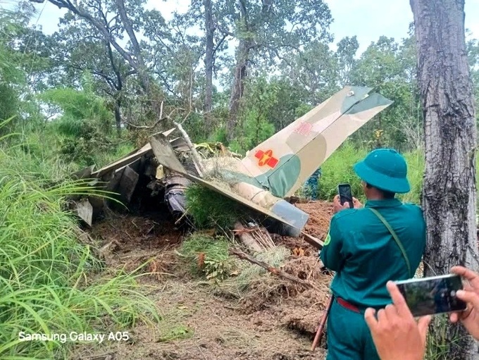 Yak-130 wreckage found in Dak Lak forest two days after crash - 1