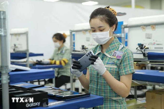 Vietnam Report announces list of 500 largest enterprises - 1