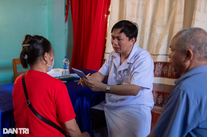 People in Yen Bai’s typhoon-hit areas get free medicines - 2