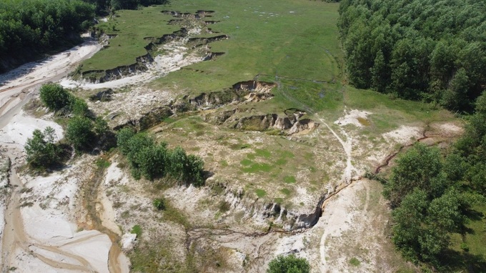 Danang farmland area faces erosion due to clay mining - 1