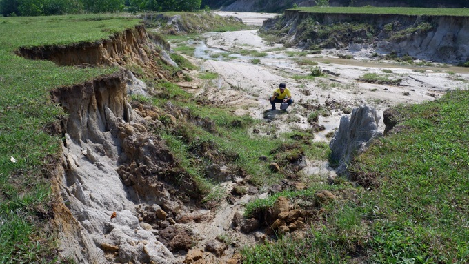 Danang farmland area faces erosion due to clay mining - 3