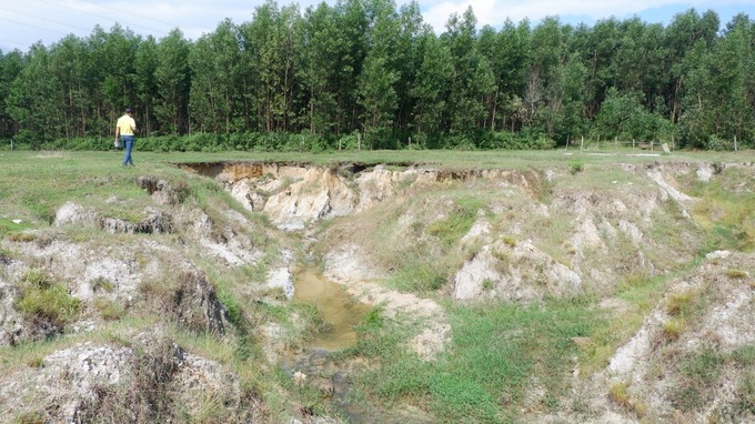 Danang farmland area faces erosion due to clay mining - 4