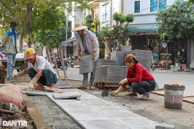 Frequent pavement repair troubles Hanoi residents - 4