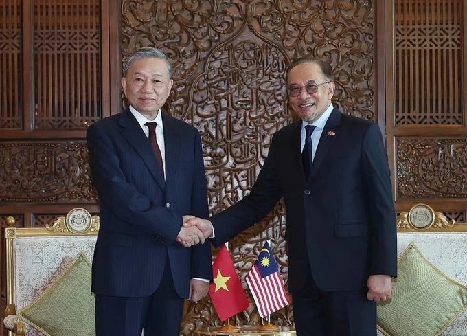 Vietnamese Party leader holds talks with Malaysian PM - 1