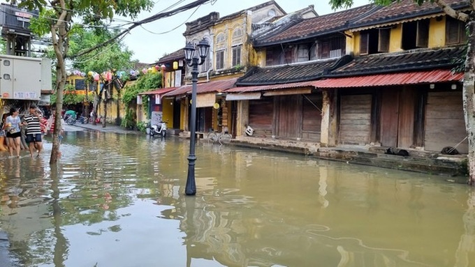 Hoi An City experiences flooding - 2