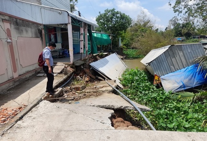 Mekong Delta region faces increasing erosion. - 1