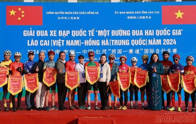 Vietnam and China co-host international cycling race - 1