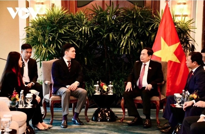 Top Vietnamese legislator meets with Sembcorp Group leader - 1 Top Vietnamese legislator meets with Sembcorp Group leader - 1