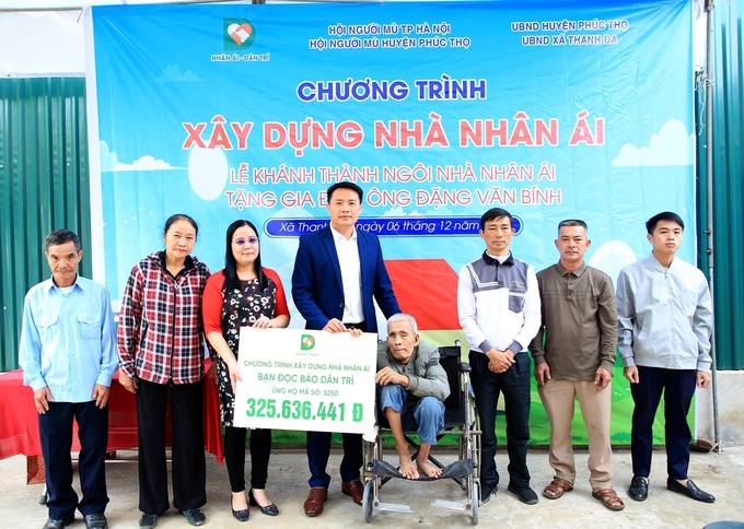 Dantri builds new houses for two disadvantaged families in Hanoi - 1