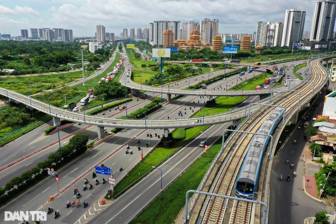 HCM City targets to have seven metro lines by 2035 - 1