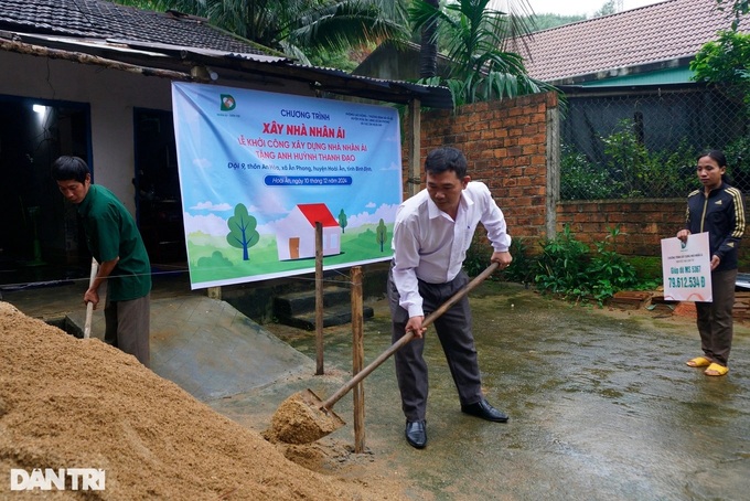 New house construction started for disadvantaged Binh Dinh family - 2 New house construction started for disadvantaged Binh Dinh family - 2