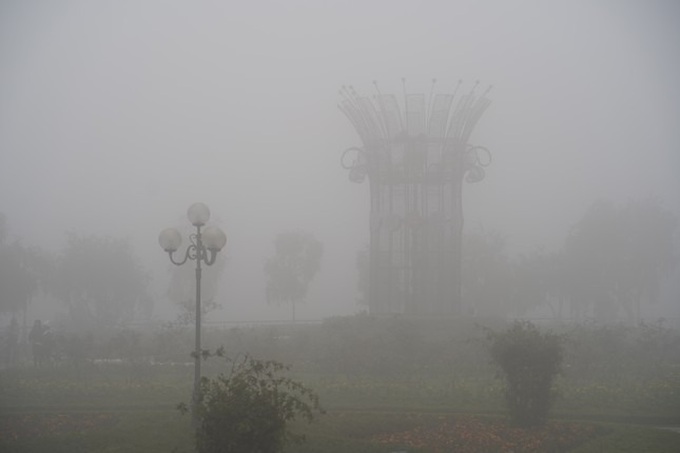 Fog envelops Sapa with chilly temperatures - 1