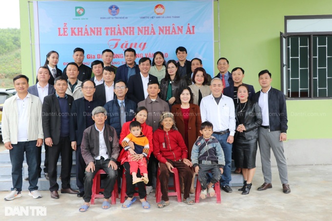 New house built for disabled couple in Nghe An - 2