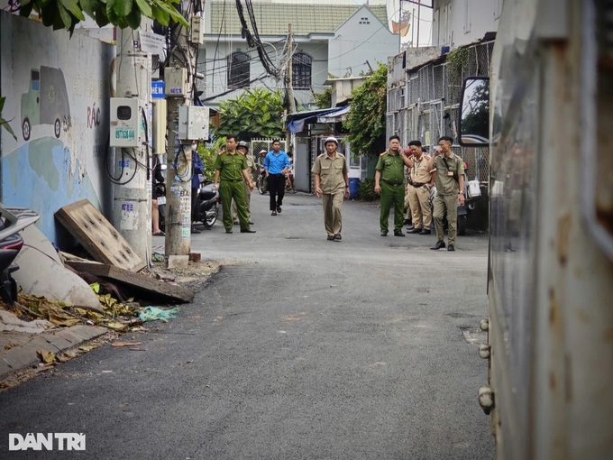 HCM City house fire leaves two dead - 1