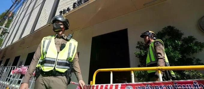 Bangkok hotel fire kills three foreigners - 1