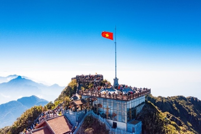 Mount Fansipan to charge entrance fees from next year - 1 Mount Fansipan to charge entrance fees from next year - 1