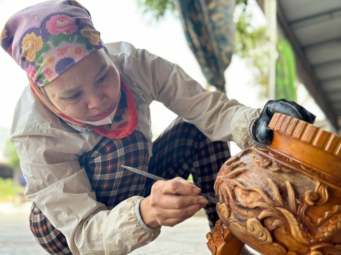 Hundred-year-old carpentry village gears up for Tet - 2 Hundred-year-old carpentry village gears up for Tet - 2