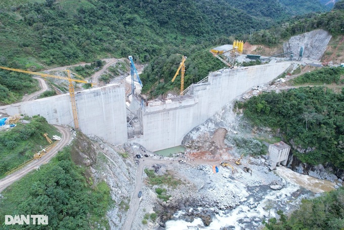 Bodies of two missing workers found at Kon Tum hydropower plant project - 2 Bodies of two missing workers found at Kon Tum hydropower plant project - 2