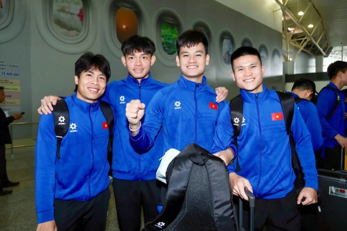 Vietnamese national team leaves for ASEAN Cup finals in Thailand - 1