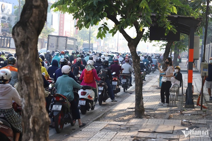 HCM City pavements neat following tightened traffic rules - 4