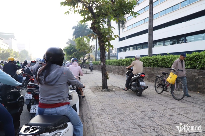 HCM City pavements neat following tightened traffic rules - 5