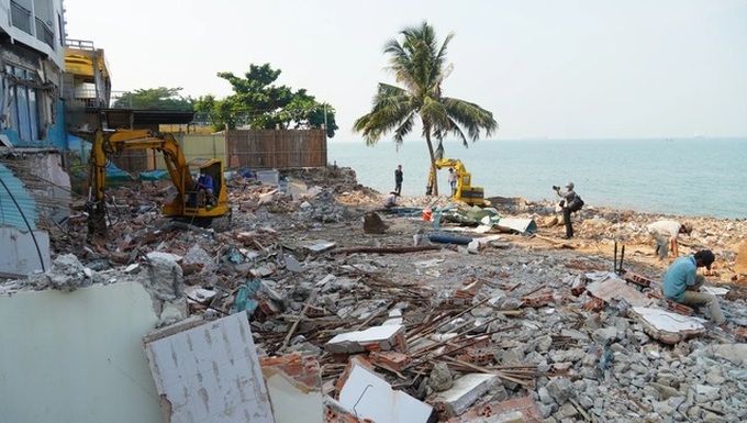 Vung Tau removes sea-encroaching construction works - 3