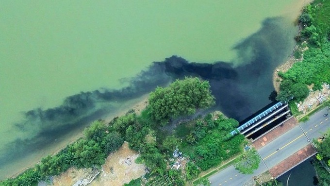 Foul wastewater pollutes Danang river - 1