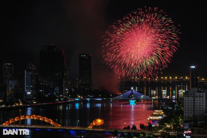 Da Nang Int'l Fireworks Festival 2025 to take place from May 31-July 12 - 1