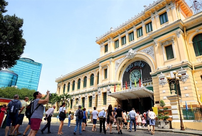 Focusing on saving, Vietnamese still love to travel in 2025 - 2