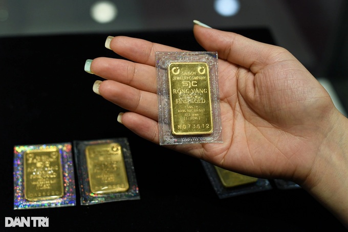 Gold prices hit new peak - 1