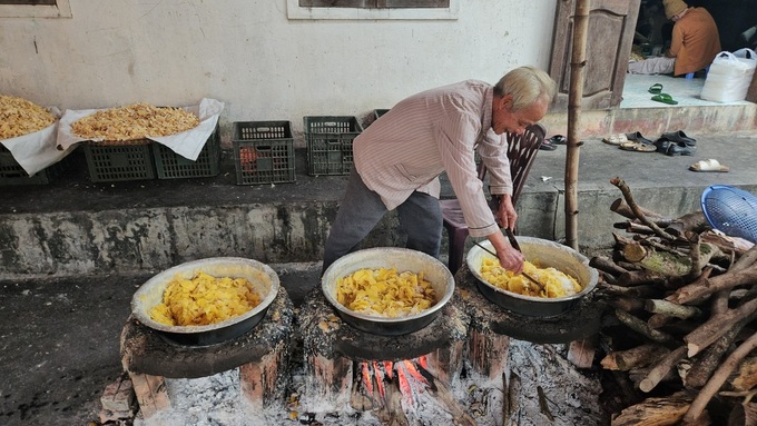 Hue Ginger Candy Village busy before Tet - 5