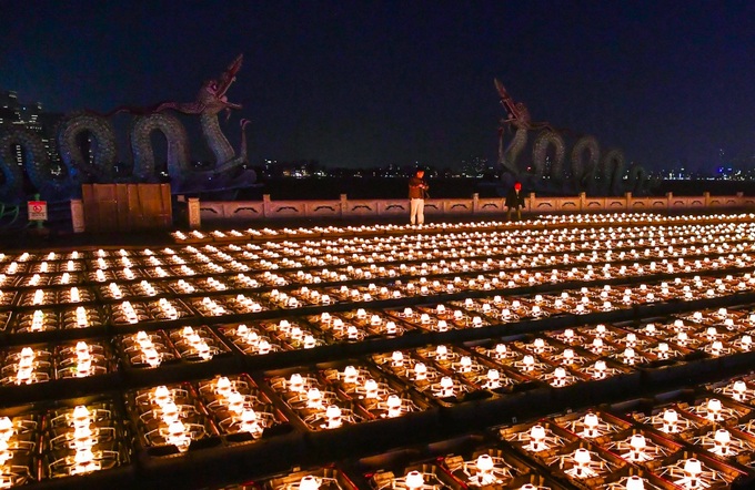 Huge drone show lights up Hanoi - 9