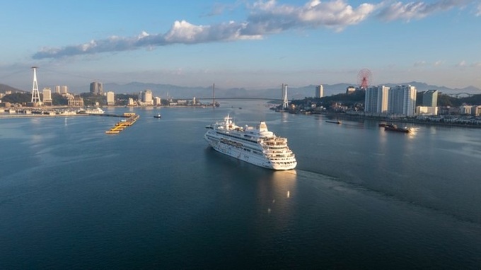 Cruise ships to bring thousands to Quang Ninh on Tet - 1