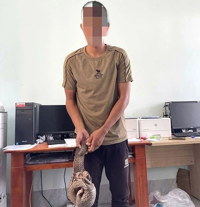 Two men arrested for illegal trade of endangered species - 1