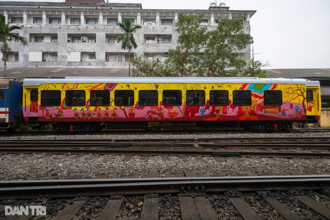 Tet atmosphere on trains - 4