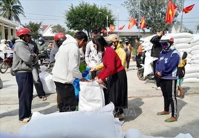 Nearly 900 tonnes of rice allocated to disadvantaged people in Dak Lak - 1