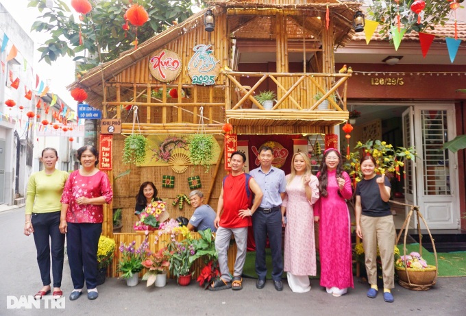 HCM City family provide house for Tet photos - 1