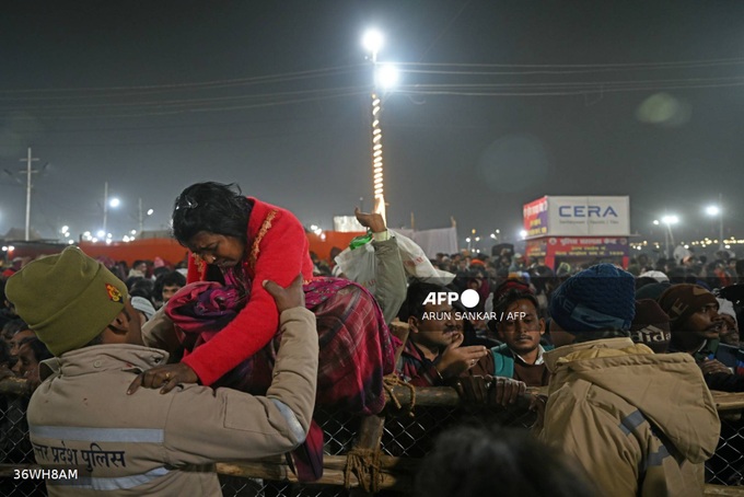 15 dead in India stampede at Hindu mega-festival - 1